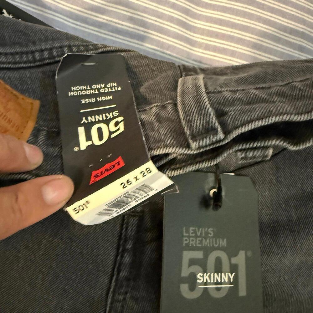 Levi’s 501 Skinny Jeans - Picture 2 of 4